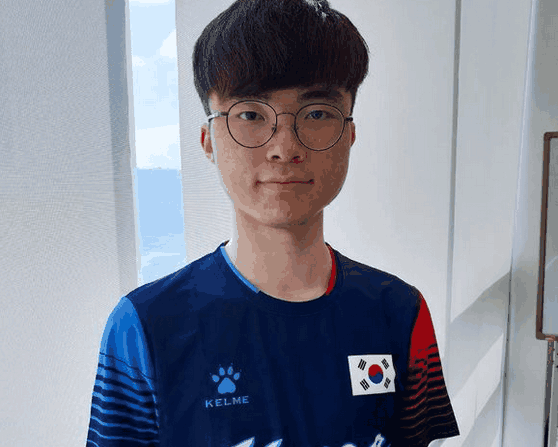 人在替补席，交易已完成！终于还是出局了！
